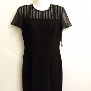 LBD NWT Donna Morgan 23-Button Back